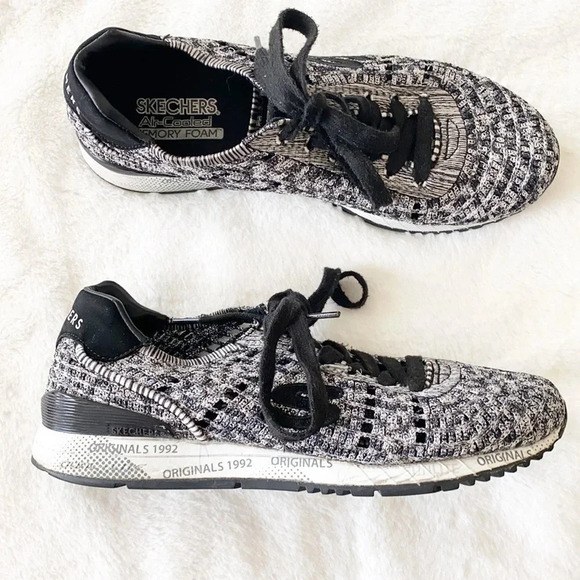 Skechers black and white air cooled memory foam woven stretch lace up sneakers - Picture 1 of 9